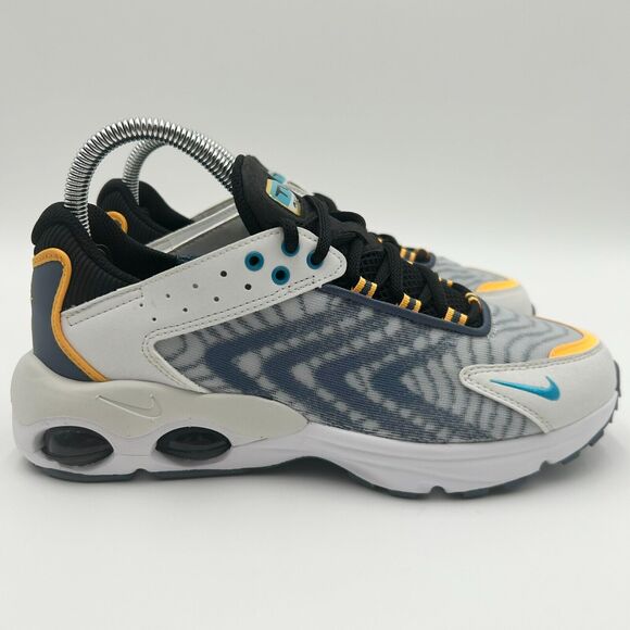 Big Kid's Nike Air Max TW Summit White/Blue Lightning Shoes Size 6Y - Picture 1 of 10